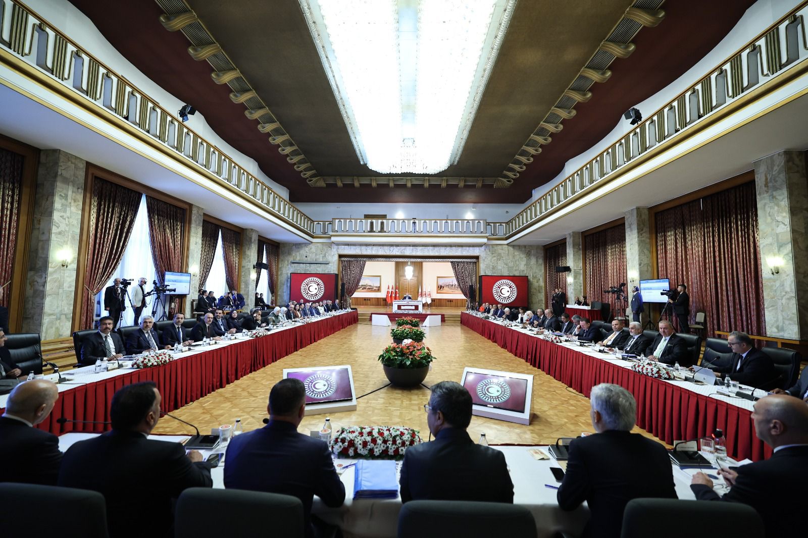 Meclis Komisyonu’nda baro başkanları önerilerini sundu