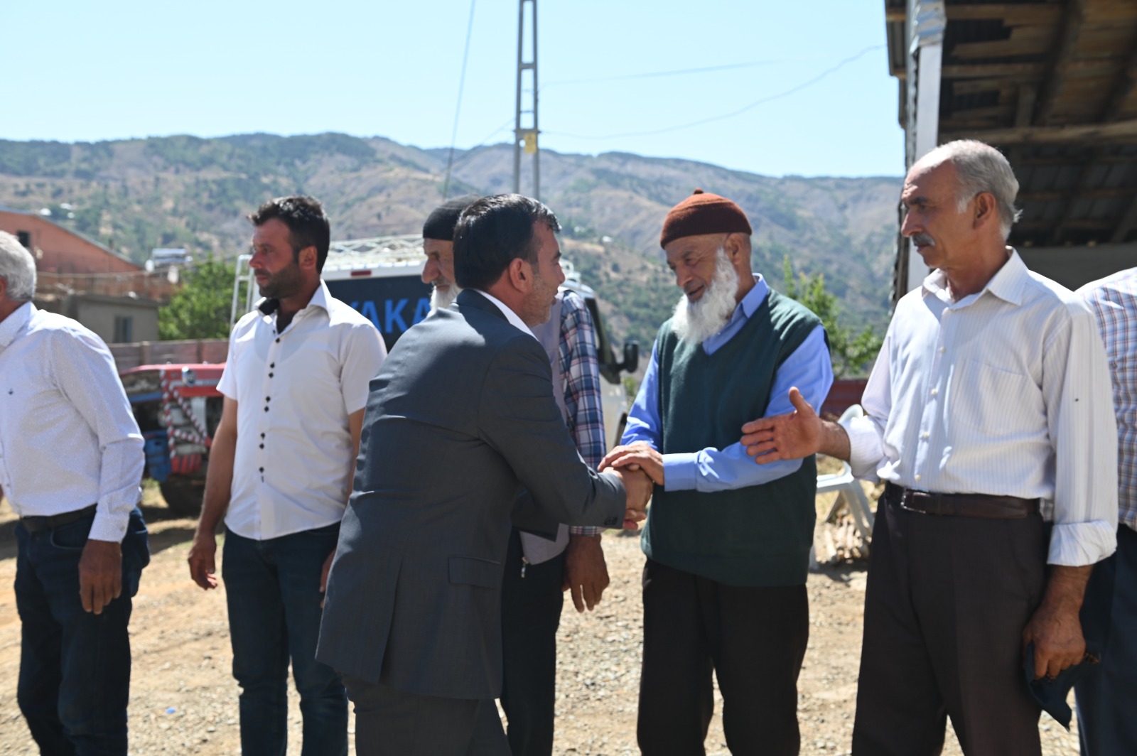 Üçyaka Mahallesi’nde Başkan Sülük’ten Kilit Parke Taşı Hamlesi