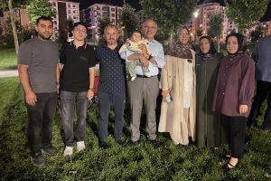 BAŞKAN ER YÜZÜNCÜ YIL KENT PARKI’NDA VATANDAŞLARLA BİR ARAYA GELDİ