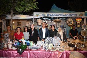 YÖRESEL LEZZETLER GASTRONOMİ SOKAĞINDA ZİYARETÇİLERLE BULUŞUYOR